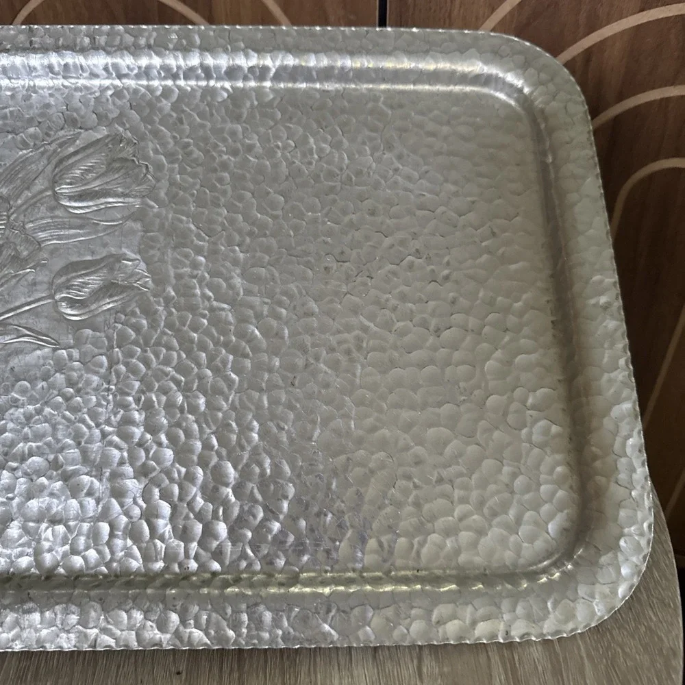 VTG Rodney Kent Hammered Aluminum Tulip Serving Tray #400 Hand Wrought Rimmed